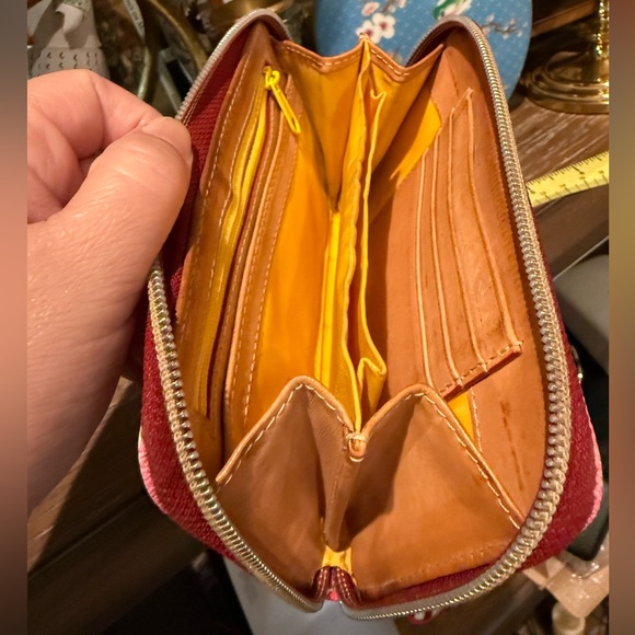 Dooney Bourke Floral Garden Roses Medium Zip Around Wallet Coated Canvas Leather - Picture 10 of 12